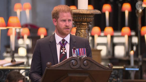 Et il a encouragé les jeunes orphelins à parler de leur mal-être. 
Le prince Harry, duc de Sussex lors de la célébration du 10ème anniversaire des Invictus Games, en la cathédrale Saint-Paul à Londres, Royaume Uni, le 8 mai 2024.
