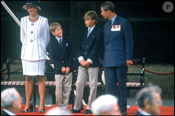 Lady Diana, le prince Charles et leurs fils, les princes William et Harry - 50ème anniversaire de la victoire des Alliés, 1995.