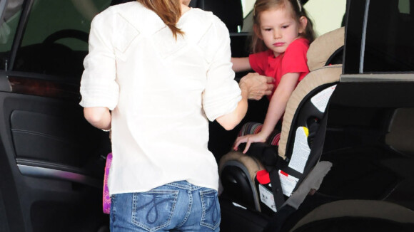 Jennifer Garner et Violet Affleck dans... un océan de bisous et de câlinous !