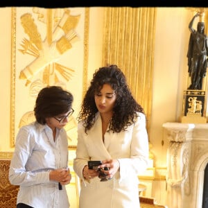 Remise par la ministre de la Culture Rachida Dati des insignes de Chevalier des Arts et Lettres à l'autrice-compositrice-interprète française Camélia Jordana dans le Salon Jérôme et Salon des Maréchaux au ministère de la Culture, à Paris, France, le 1er juillet 2024. © Alain Guizard