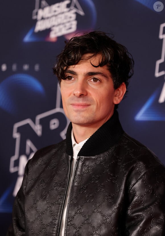 Florian Rossi au photocall de la 25ème cérémonie des "NRJ Music Awards (NMA)" au palais des Festivals et des Congrès de Cannes, France, le 10 novembre 2023. © Dominique Jacovides/Bestimage