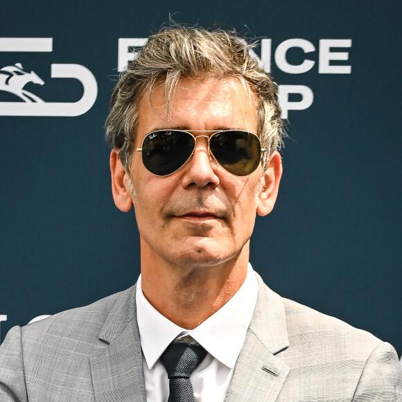 Ces deux-là s'étaient d'ailleurs unis de manière étonnante.
Xavier de Moulins au photocall de la 174ème édition du Prix de Diane Longines à l'hippodrome de Chantilly, France, le 18 juin 2023. © Matthieu Mirville/Bestimage