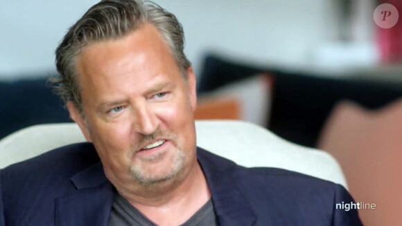 Matthew Perry dans l'émision Nightline pour la promotion de son livre "Friends, Lovers and the Big Terrible Thing" le 31 octobre 2022