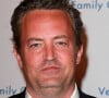 Depuis neuf fois, les enquêteurs tentent de comprendre les circonstances de la mort du comédien et comment s'est-il fourni en kétamine.
Matthew Perry, l'acteur de la série Friends
 