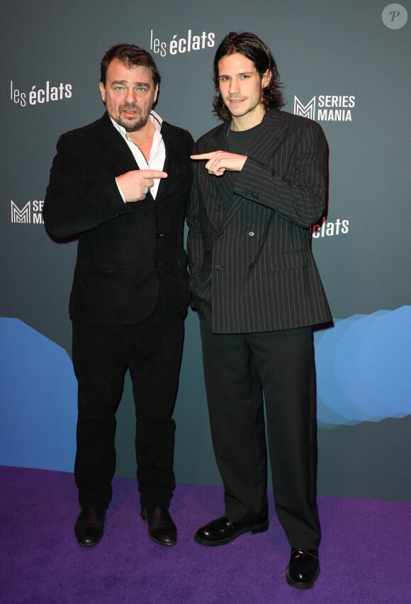 Thierry Godard et Abraham Wapler - Photocall de la remise des prix lors du Festival Séries Mania "Les Éclats" à la Gaîté Lyrique à Paris le 12 decembre 2023. Cette soirée de remise de prix met en lumière les talents les plus prometteurs de l'année dans quatre catégories : Révélation Scénario, Révélation Réalisation, Révélation Actrice, Révélation Acteur. © Coadic Guirec / Bestimage