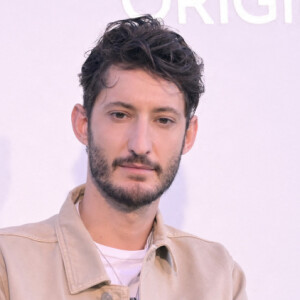 Pierre Niney cartonne mais il n'est pas le seul !
Exclusif - Pierre Niney, ambassadeur Lacoste et également égérie du parfum "Lacoste Original" - Lacoste et Interparfums ont célébré le lancement de "Lacoste Original", le premier parfum né de la collaboration récente entre les deux maisons, lors d'une cocktail party organisée sur le rooftop de l'hôtel Madame Rêve à Paris © Rachid Bellak/Bestimage