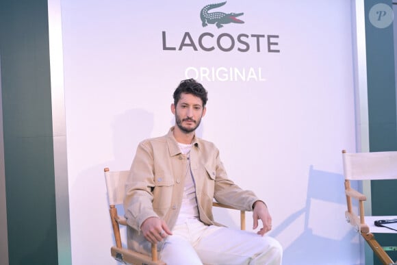 Pierre Niney cartonne mais il n'est pas le seul !
Exclusif - Pierre Niney, ambassadeur Lacoste et également égérie du parfum "Lacoste Original" - Lacoste et Interparfums ont célébré le lancement de "Lacoste Original", le premier parfum né de la collaboration récente entre les deux maisons, lors d'une cocktail party organisée sur le rooftop de l'hôtel Madame Rêve à Paris © Rachid Bellak/Bestimage