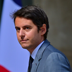 Le nouveau ministre français de l'éducation, Gabriel Attal - Arrivées au conseil des ministres au palais présidentiel de l'Elysée à Paris, France, le 21 juillet 2023. La présidence française a officialisé le remaniement du gouvernement français le 20 juillet 2023 avec huit nouveaux membres d'un gouvernement qui compte 41 ministres au total.