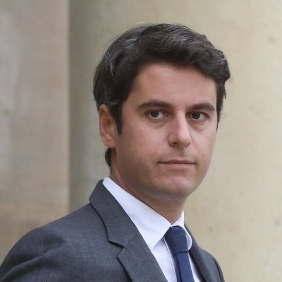 Gabriel Attal possède une maison en Corse
 
Gabriel Attal, ministre de l'Éducation nationale et de la Jeunesse à la sortie du conseil des ministres, au palais de l'Elysée, à Paris, France. © Stéphane Lemouton/Bestimage