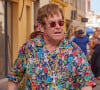 Il s'est soulagé dans une bouteille dans un magasin !
Elton John va au restaurant "Loulou" à Ramatuelle avant de faire du shopping à Saint-Tropez. © Agence / Bestimage 