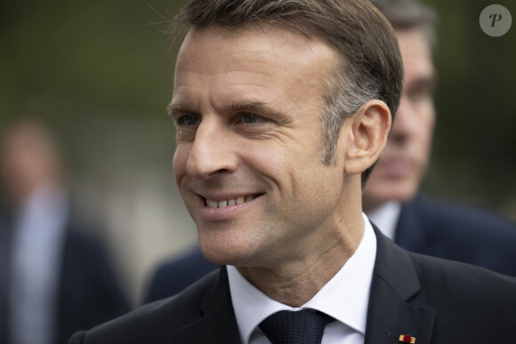 Emmanuel Macron, président de la République Française, et la Première dame Brigitte Macron, à la sortie du bureau de vote lors du deuxième tour des élections législatives au Touquet, ke 7 juillet 2024. © Eliot Blondet/Pool/Bestimage 