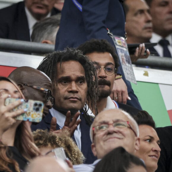 Christian Karembeu a lui aussi fait le déplacement pour cette rencontre
 
Christian Karembeu - Célébrités dans les tribunes de la demi-finale de l'Euro 2024 entre l'Espagne et la France (2-1) à Munich en Allemagne le 9 juillet 2024. 