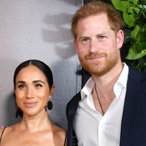 Ceux qui connaissent le visage des enfants d'Harry et Meghan se révèlent peu nombreux et les photos dévoilées au public se comptent sur les doigts d'une main.
Meghan Markle et le prince Harry lors de la première du film "Bob Marley : One love" en Jamaïque