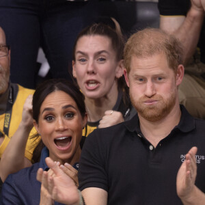 "Il ne les voit jamais, parce qu'ils ne veulent pas lui rendre visite aux États-Unis. Ils trouvent Meghan difficile" révèle un expert
Le prince Harry, duc de Sussex et Meghan Markle, duchesse de Sussex aux Invictus Games 2023 à Dusseldorf le 15 septembre 2023. 