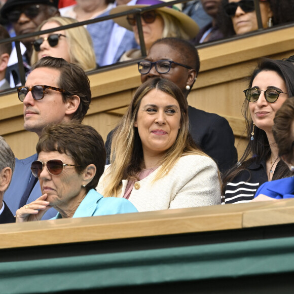  Un moment de bonheur pour l'ancienne sportive mais aussi de nostalgie puisqu'elle a remporté le tournoi de Wimbledon par le passé, le 6 juillet 2013.
Marion Bartoli à Wimbledon