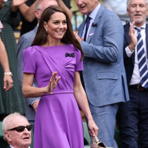 De solides alliées pour la princesse de Galles qui affronte actuellement un cancer
Kate Middleton, princesse de Galles, et sa fille Charlotte de Cambridge, lors de la finale hommes de Wimbledon le 14 juillet 2024 © Tim Merry/MirrorPix/bestimage