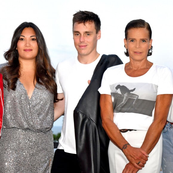 Dans quelques semaines, Stéphanie de Monaco deviendra grand-mère pour la 2e fois
Exclusif - Marie et Louis Ducruet, la princesse Stéphanie de Monaco, Pauline Ducruet et Camille Goetlieb durant la traditionnelle soirée d'été de Fight Aids Monaco au Sporting Club de Monaco. © Bruno Bebert/Bestimage