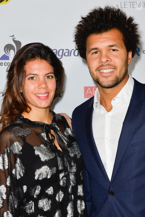 Les deux amoureux se sont mariés en juillet 2018

Jo-Wilfried Tsonga et sa compagne Noura, enceinte - Soirée de gala des 20 ans de l'association "Fête le Mur" de Yannick Noah au Chalet des Iles à Paris le 9 novembre 2016. © Coadic Guirec/Bestimage