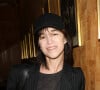 " J'ai eu pour modèle une mère que je ne voyais jamais se maquiller et qui m'a, d'une certaine façon, imposé le naturel. "
Charlotte Gainsbourg - Soirée de mobilisation "L'Europe contre l'antisémitisme" au théâtre Antoine à Paris le 3 juin 2024.