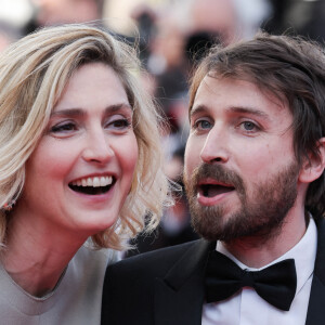 Julie Gayet au tapis rouge de "Kinds Of Kindness" au 77ème Festival de Cannes au Palais des Festivals le 17 mai 2024. David Boyer/ABACAPRESS.COM