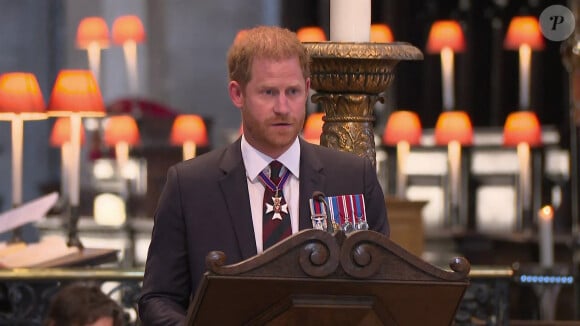  Une crainte peut-être exacerbée chez William et Kate en raison du mal être ressenti par le prince Harry qu'il décrit dans son ouvrage Spare.
Le prince Harry, duc de Sussex lors de la célébration du 10ème anniversaire des Invictus Games, en la cathédrale Saint-Paul à Londres, Royaume Uni, le 8 mai 2024.