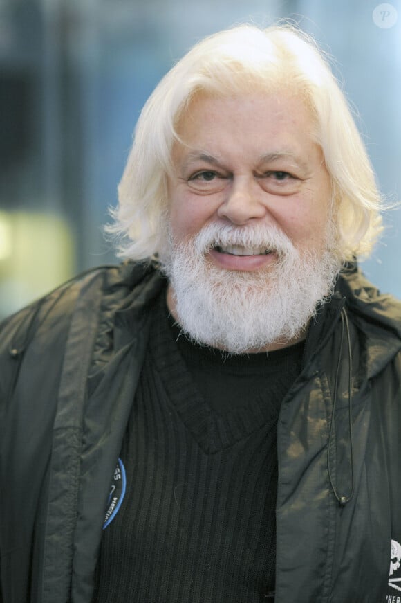 Dimanche 21 juillet, le fondateur de Sea Shepherd a été arrêté au Groenland, visé par une "notice rouge" d'Interpol. 
Paul Watson (fondateur de Sea Shepherd) lors du photocall d'ouverture à la FIAF (French Institute Alliance Française) à New York, le 28 mars 2017.