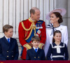 Le couple se prépare à reprendre ensemble le chemin des obligations royales
Le prince William, prince de Galles, Catherine (Kate) Middleton, princesse de Galles, le prince George de Galles, le prince Louis de Galles, et la princesse Charlotte de Galles - Les membres de la famille royale britannique au balcon du Palais de Buckingham lors de la parade militaire "Trooping the Colour" à Londres, Royaume Uni, le 15 juin 2024. © GoffPhotos/Bestimage 