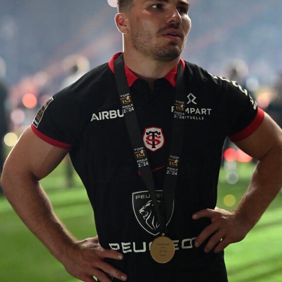 Antoine DUPONT (ST), le Stade Toulousain sacré champion de France lors de la finale du Top14 opposant le Stade Toulousain à l'Union Bordeaux Begles au stade Velodrome à Marseille, France, le 2 juin 2024. Toulouse a gagné 59-3. © Valentina Claret/Panoramic/Bestimage 