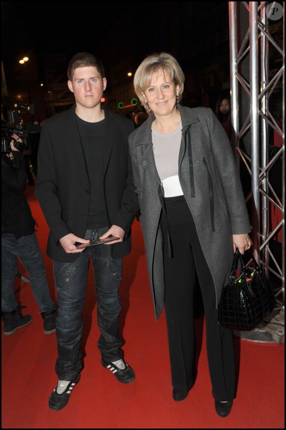 Le jeune homme âgé de 33 ans a été retrouvé sans vie à son domicile près de Nancy
Nadine Morano et son fils Grégoire - Première du film "Immortel" au cinéma Gaumont Opéra