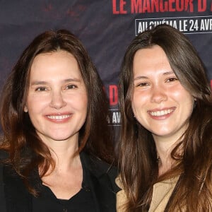 Virginie Ledoyen avec sa fille Lila Saint-Calbre - Avant-première du film "Le mangeur d'âmes" au cinéma Max Linder à Paris le 16 avril 2024. © Coadic Guirec / Bestimage