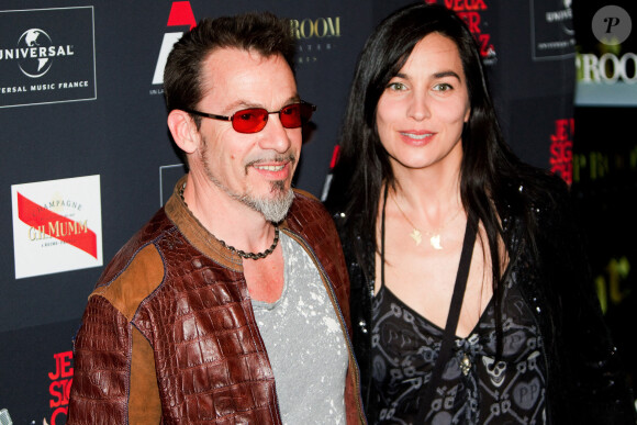 Florent Pagny et sa femme Azucena lors de la soirée AZ party au V.I.P Room à Paris le 3 juin 2010 Photo : sebastien rabany