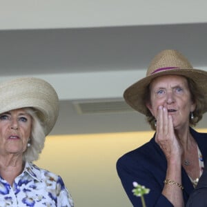 La reine consort d'Angleterre, Camilla Parker Bowles lors du QIPCO King George Day à Ascot