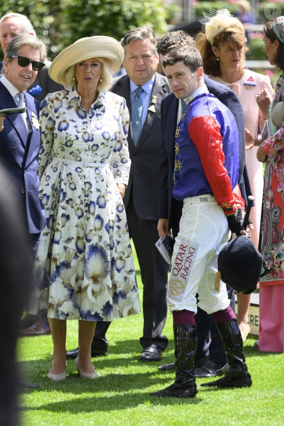 La reine consort d'Angleterre, Camilla Parker Bowles lors du QIPCO King George Day à Ascot