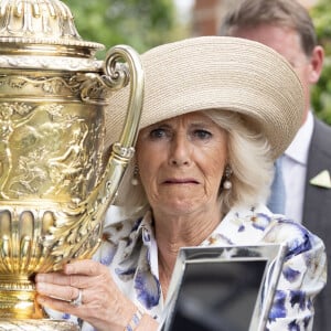 La reine consort d'Angleterre, Camilla Parker Bowles lors du QIPCO King George Day à Ascot