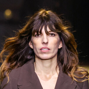 Lou Doillon au défilé Ami - Alexandre Mattiussi Collection Homme Prêt-à-Porter Automne/Hiver 2024-2025 lors de la Fashion Week de Paris (PFW), à Paris, France, le 19 janvier 2024. 