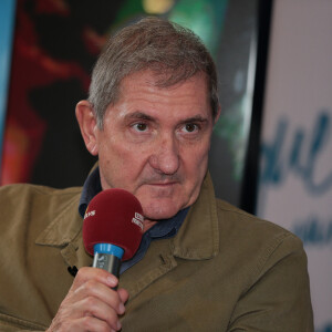 Un communiqué du groupe M6 affirme qu'il remplacera Yves Calvi dans l'émission RTL Matin sur la radio
Exclusif - Yves Calvi - Projection et discussion autour du film "Allez France !" lors du festival CineComédies à Lille, le 1er octobre 2021. © Stéphane Vansteenkiste/Bestimage 