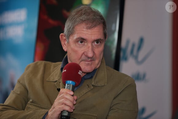 Un communiqué du groupe M6 affirme qu'il remplacera Yves Calvi dans l'émission RTL Matin sur la radio
Exclusif - Yves Calvi - Projection et discussion autour du film "Allez France !" lors du festival CineComédies à Lille, le 1er octobre 2021. © Stéphane Vansteenkiste/Bestimage 