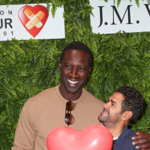 Exclusif - Omar Sy et Jamel Debbouze - J.M Weston organise un vide grenier caritatif au profit de l'association "CéKeDuBonheur", association présidée par Hélène Sy et qui déploie toute son énergie afin d'améliorer la qualité de vie des enfants et adolescents hospitalisés. De nombreux artistes ont répondu présent une fois de plus à l'appel de l'association, le 2 octobre 2016 à Paris. © Cyril Moreau/Bestimage