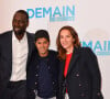 Tout comme Jamel Debbouze avec sa femme Mélissa
Omar Sy, Jamel Debbouze et sa femme Mélissa Theuriau - Avant première du film "Demain tout commence" au Grand Rex à Paris le 28 novembre 2016. © Coadic Guirec/Bestimage