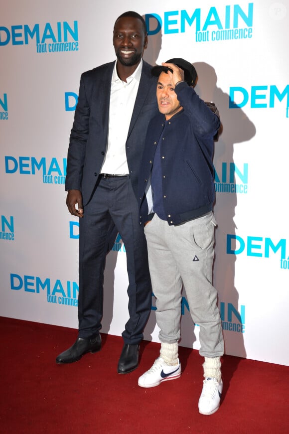 Omar Sy, Jamel Debbouze - Avant première du film "Demain tout commence" au Grand Rex à Paris le 28 novembre 2016. © Coadic Guirec/Bestimage 