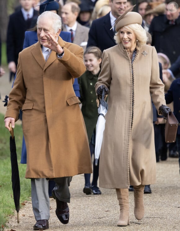 Le roi Charles III d'Angleterre et Camilla Parker Bowles, reine consort d'Angleterre - Le roi Charles III et la reine Camilla assistent à l'office religieux du jour de Noël à l'église St Mary Magdalene de Sandringham, dans le Norfolk. Date de la photo : lundi 25 décembre 2023.