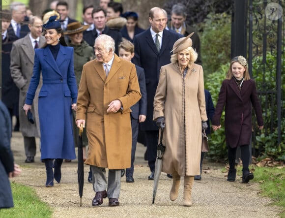 Le prince William, prince de Galles, et Catherine (Kate) Middleton, princesse de Galles, Le roi Charles III d'Angleterre et Camilla Parker Bowles, reine consort d'Angleterre, - Les membres de la famille royale assistent à l'office de Noël à l'église St Mary Magdalene de Sandringham, dans le Norfolk.