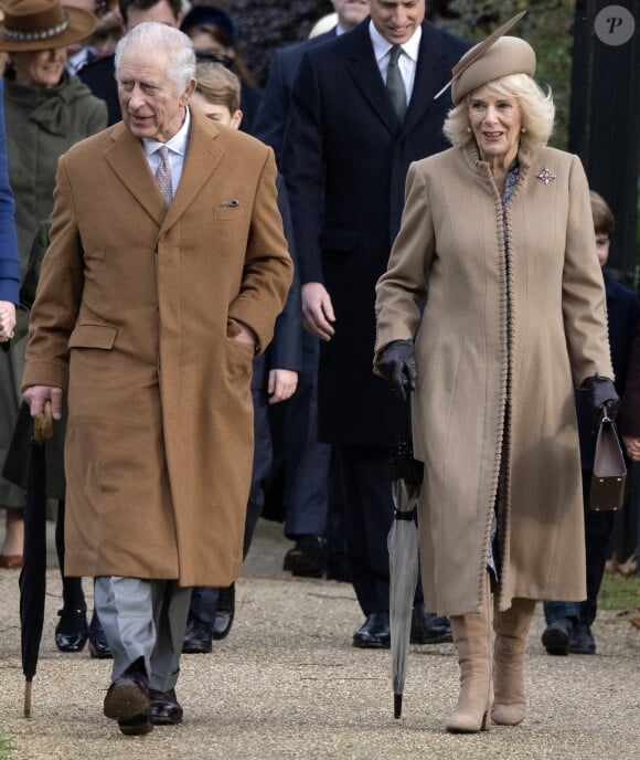 Le roi Charles III d'Angleterre et Camilla Parker Bowles, reine consort d'Angleterre - Le roi Charles III et la reine Camilla assistent à l'office religieux du jour de Noël à l'église St Mary Magdalene de Sandringham, dans le Norfolk. Date de la photo : lundi 25 décembre 2023.