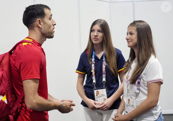 La princesse Leonor et L'infante Sofia d'Espagne assistent au match de tennis de table d'Alvaro Robles lors des Jeux Olympiques de Paris2024 (JO), le 30 juillet 2024. © Casa de SM El Rey / Europa Press / Bestimage 