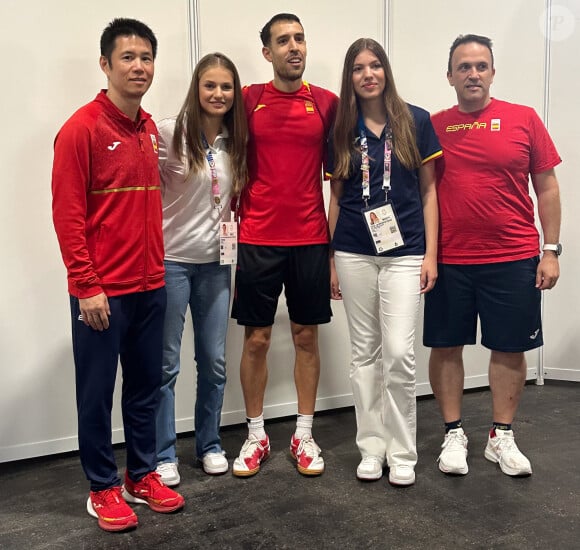 La princesse Leonor et L'infante Sofia d'Espagne assistent au match de tennis de table d'Alvaro Robles lors des Jeux Olympiques de Paris2024 (JO), le 30 juillet 2024. © Casa de SM El Rey / Europa Press / Bestimage 