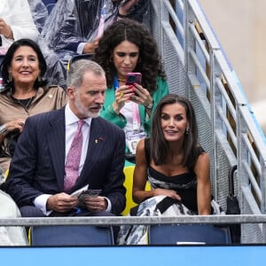 Le roi Felipe VI et la reine Letizia Ortiz sont vus avant la cérémonie d'ouverture au Trocadéro des Jeux olympiques de Paris 2024, le 26 juillet 2024, à Paris, en Espagne. © Oscar J. Barroso/AFP7 via ZUMA Press/Bestimage