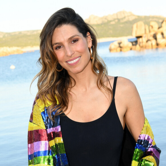 Découvrez sa maison Basque, où elle a "les pieds dans l'eau" 
Laury Thilleman - Front row et people lors du défilé Etam Croisière 2022 au Domaine de Murtoli, Corse le 12 mai 2022. © Rachid Bellak / Bestimage 