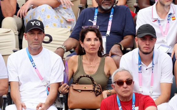 Zinedine Zidane avec sa femme Véronique et leur fils Théo assistent à la victoire de Rafael Nadal et Carlos Alcaraz face à T. Griekspoor et W. Koolhof lors des Jeux Olympiques de Paris2024 (JO) le 30 juillet 2024. © Jacovides-Perusseau/Bestimage 