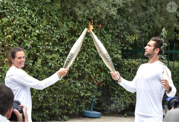 L'ancienne nageuse, Laure Manaudou est la première relayeuse française de la flamme olympique peu de temps après la cérémonie d'allumage sur le site antique d'Olympie, Grèce, le 16 avril 2024. © Intime/Panoramic/Bestimage