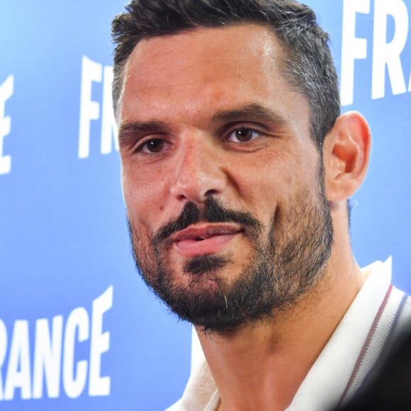 Florent Manaudou en conférence de presse de l'équipe de France de Natation au Club France porte de la Villette pour les Jeux Olympiques (JO) de Paris 2024, à Paris, France, le 25 juillet 2024. © Alexandre Fay/PixPlanete/Bestimage